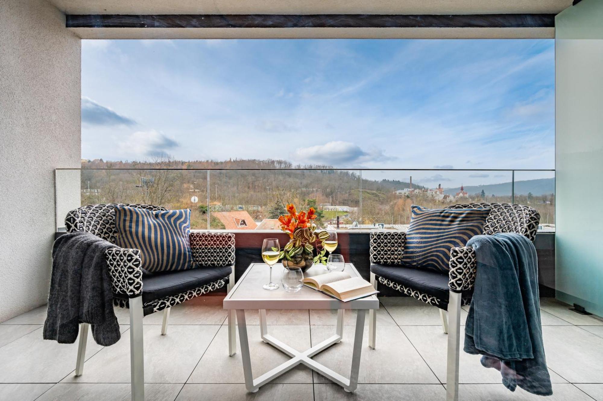 Prague Days - Studio - Terrace - Private Parking Екстер'єр фото